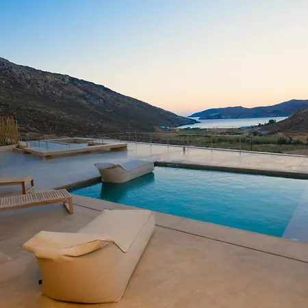 Homa Serifos Pool Vayiá