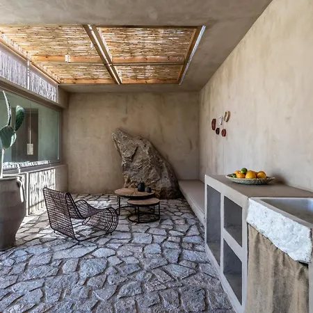 Homa Serifos Pool Vila *