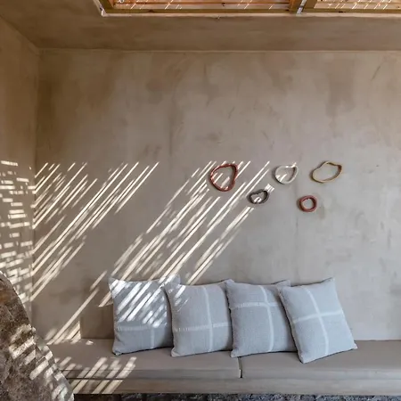 Homa Serifos Pool Vayiá