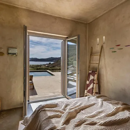 Homa Serifos Pool Vila *