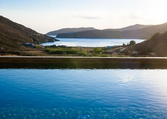 Homa Serifos Pool Villa *