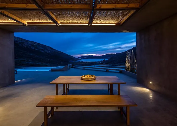 Homa Serifos Pool Vayiá