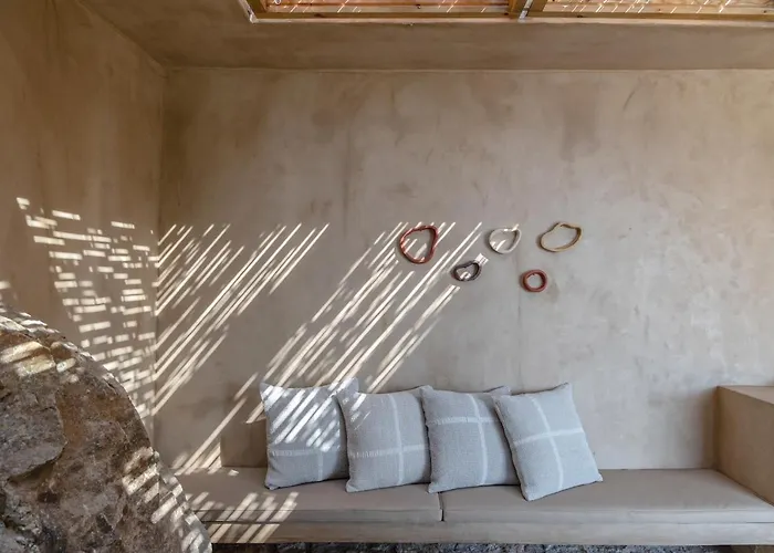 Homa Serifos Pool Vayiá