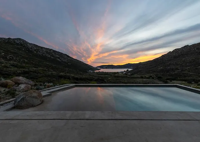 Homa Serifos Pool * Vayiá