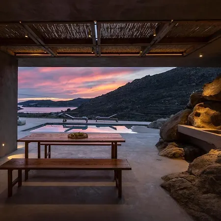 Homa Serifos Pool Vayiá