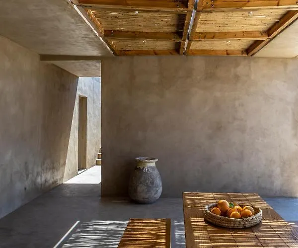 Homa Serifos Pool Vayiá