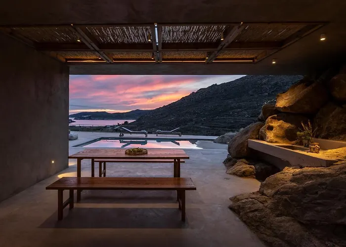 Homa Serifos Pool Vayiá